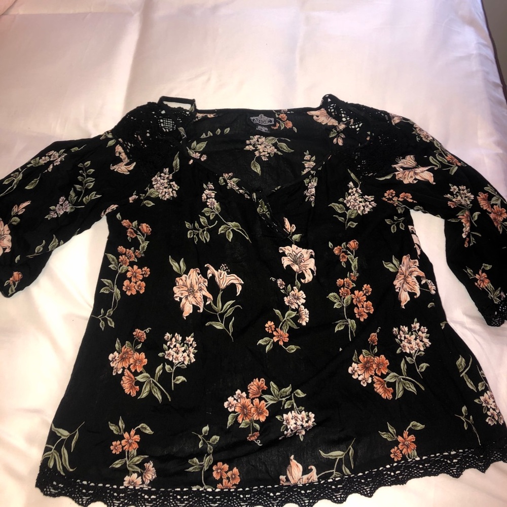 Angie- Small blousy strap top